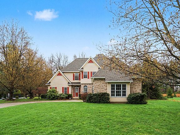 2nd image of 5115 Queen Victoria Ln