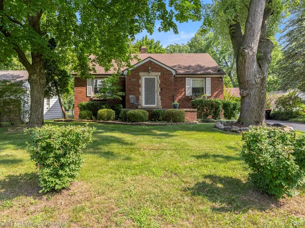 21280 Mada Ave, Southfield, MI 48075