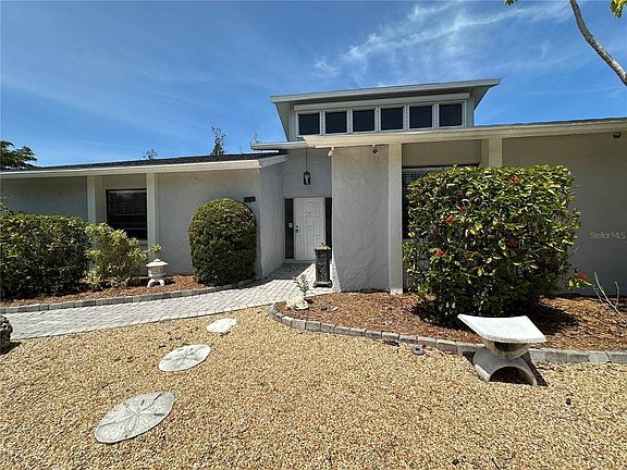 3rd image of 733 Tropical Cir