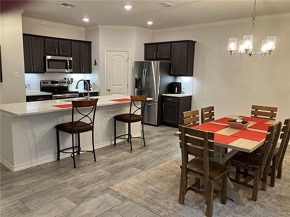 3rd image of 1941 Admiral Ln