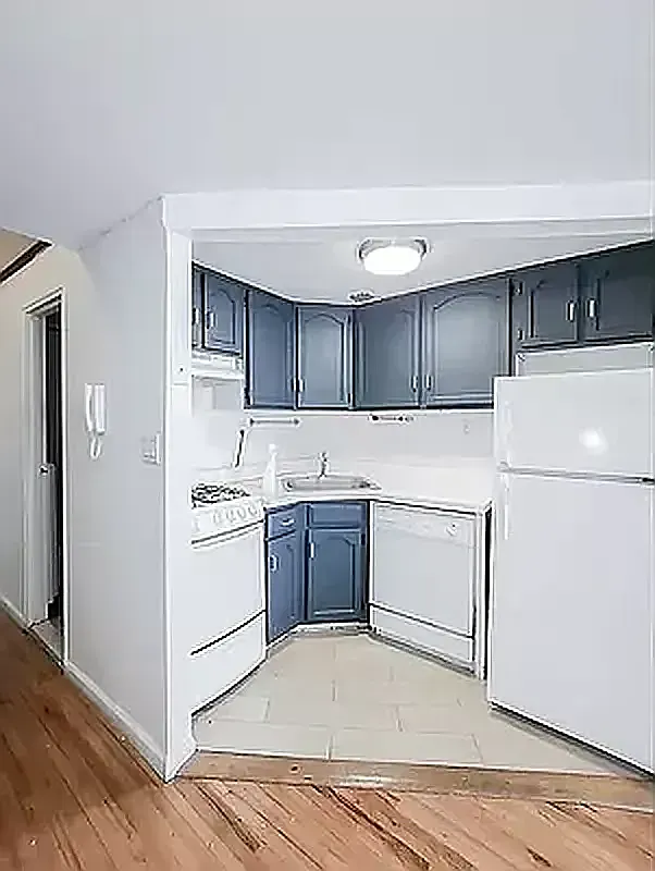 40 East 12th Street — Photo 3
