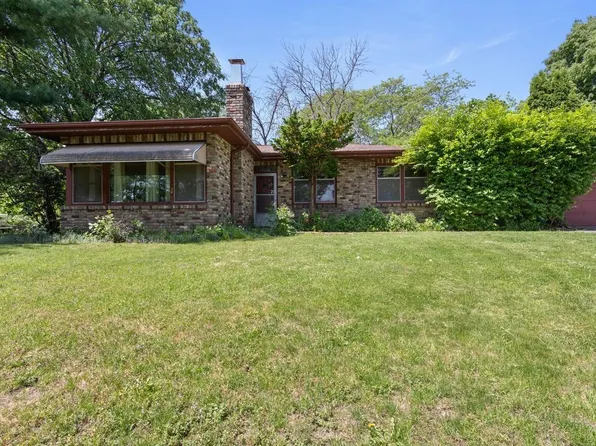 1895 Fairview Ave N, Falcon Heights, MN 55113