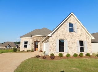 124 Emerald Dr, Brandon, MS