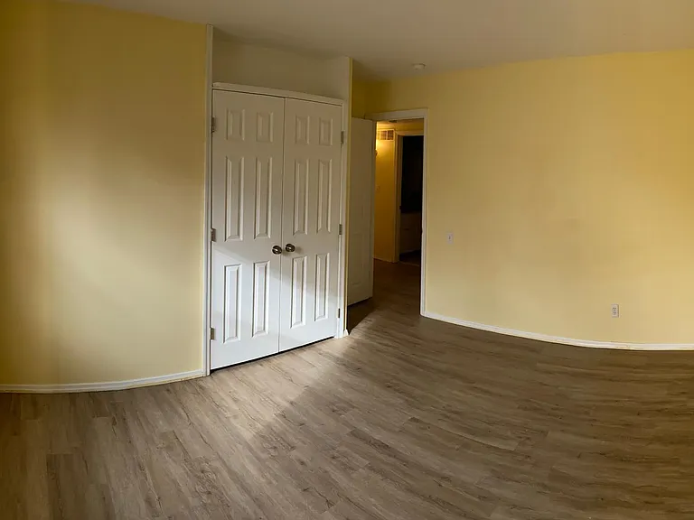 Clarington Dr — Photo 16