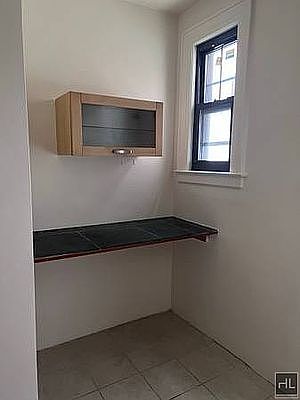 5th image of 40-53 Ithaca St #1
