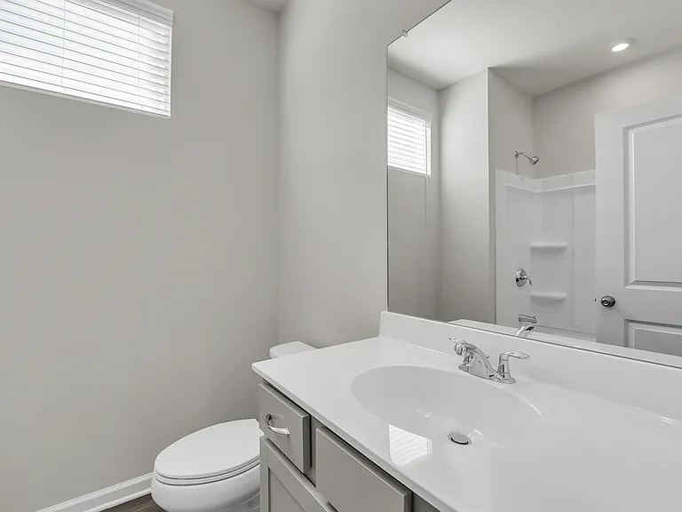 1331 Creekview Ln — Photo 3