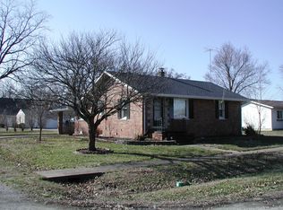 590 Christiana St, Beckemeyer, IL 62219
