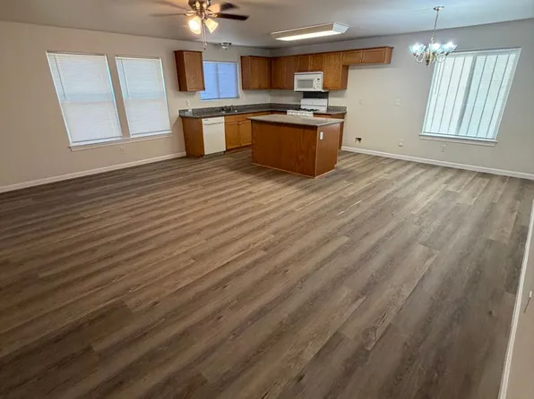 1656-6th St. Complex, 1656 N 6th St APT 101, Fresno, CA 93703