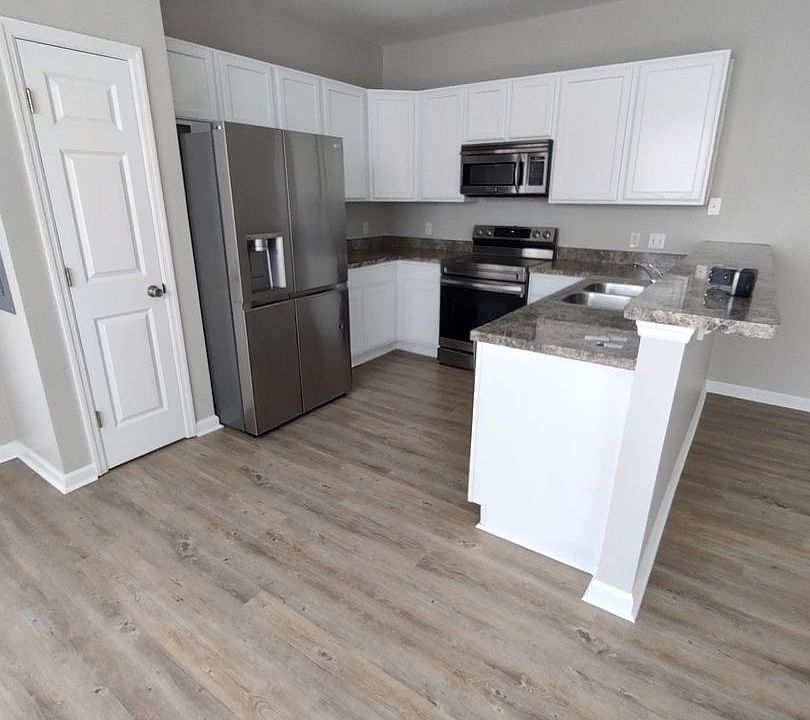 1st image of 7 Abbey Ave