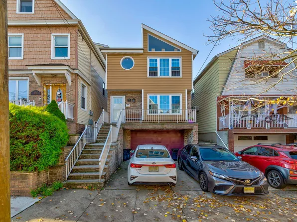128 W 45th St, Bayonne, NJ 07002