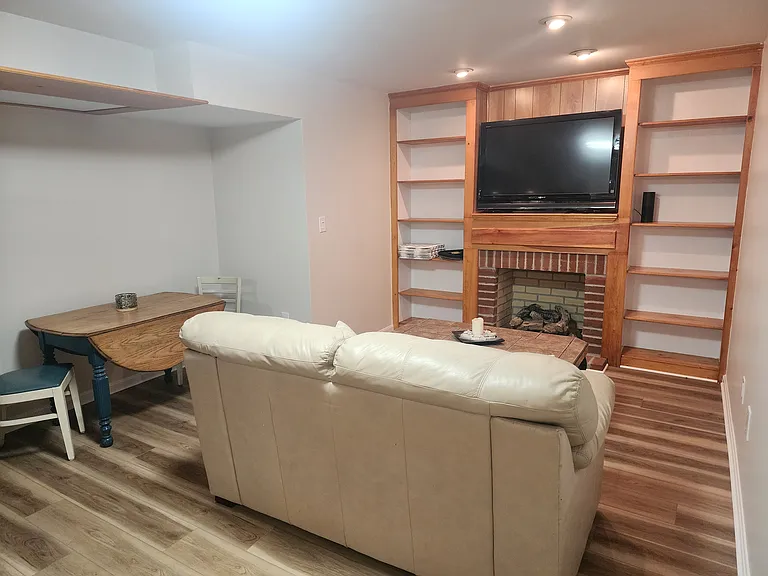 9407 Horn Ave — Photo 9