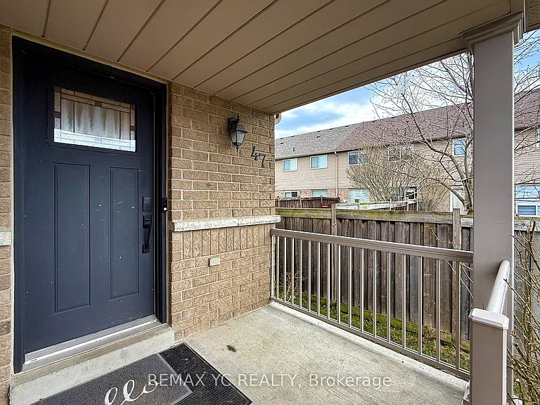 47 McMulkin St — Photo 2