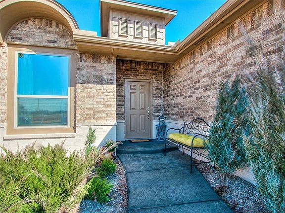 3rd image of 3929 NW 167th Ter