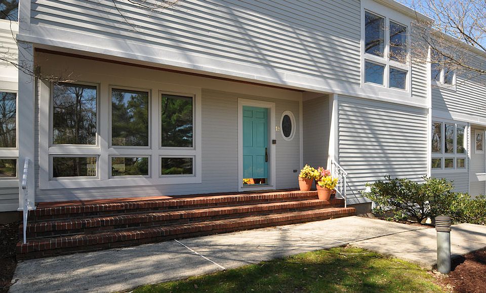 2nd image of 15 Stonewyck Dr