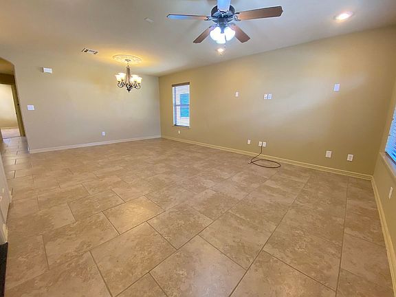 4th image of 5710 Saluki Dr #A