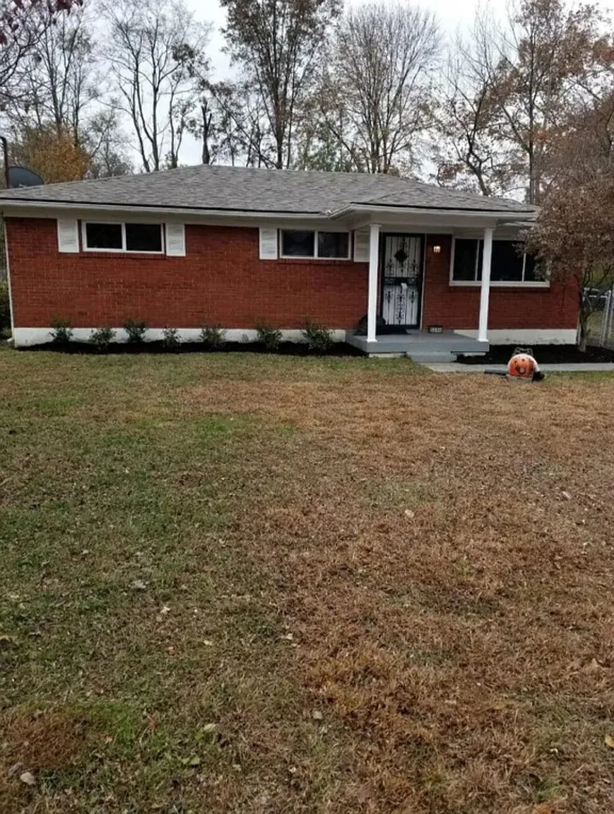 2534 Veronica Dr photo 1
