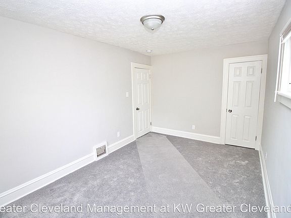 5th image of 19580 Pasnow Ave
