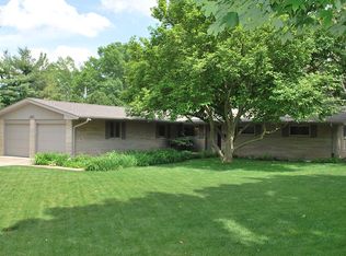 4303 Washington St, Columbus, IN 47203