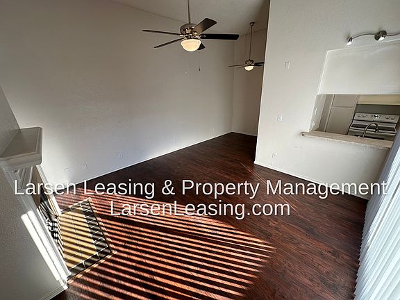 4th image of 612 Bellaire Dr APT A