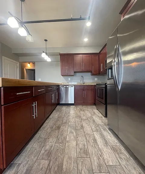208 Huron Ave — Photo 79