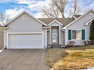 9203 Laurel Plz, Omaha, NE 68134
