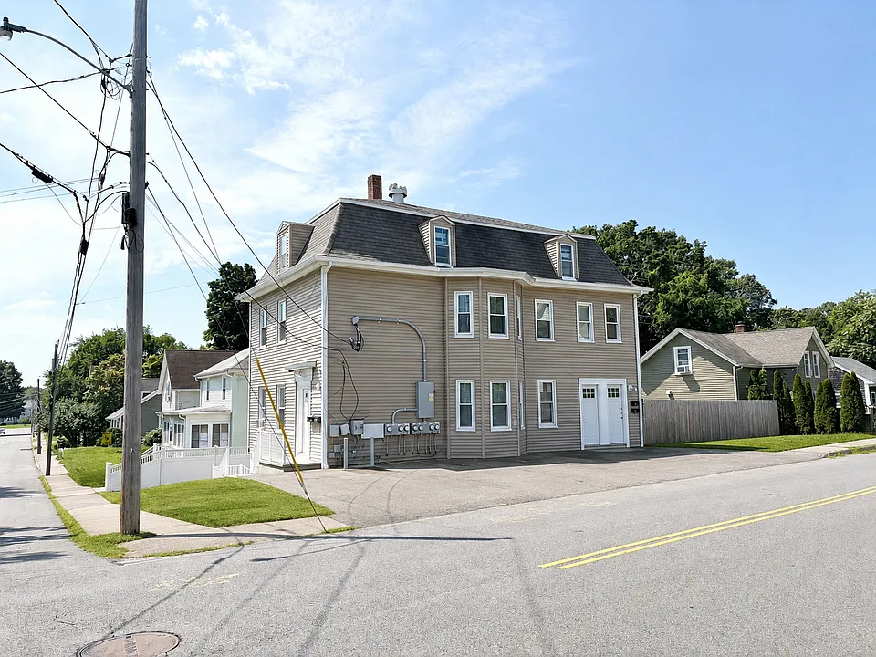 25 Clinton St #3