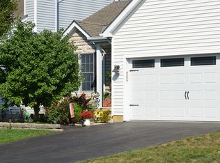 510 Thistleview Dr, Lewis Center, OH 43035