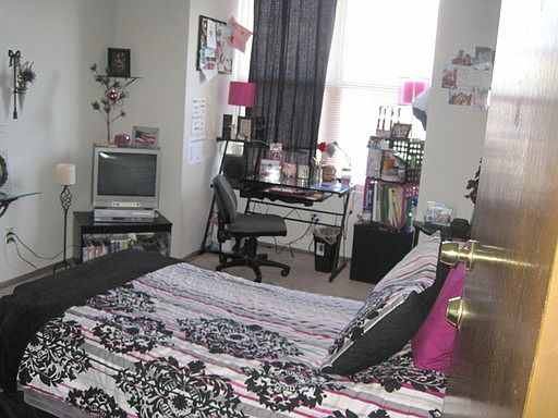 3rd image of 150 W 8th Ave APT F