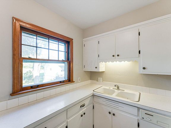 3rd image of 223 Shull Ave
