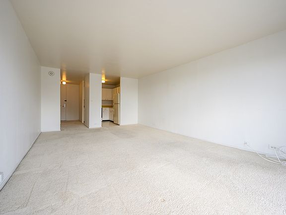 Kitchen / Living Room