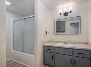 111 N Market St #5, Mount Vernon, MO 65712