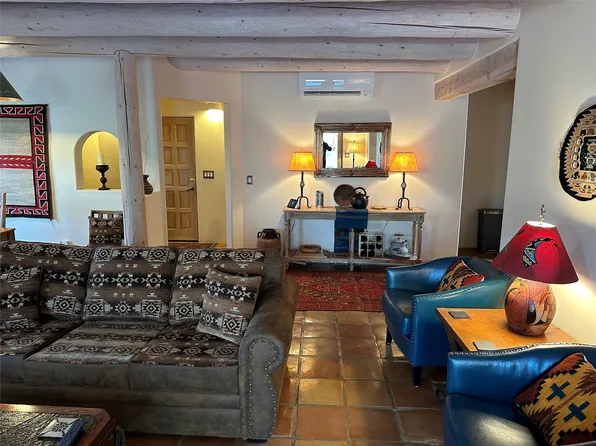 680 La Viveza Ct, Santa Fe, NM 87501