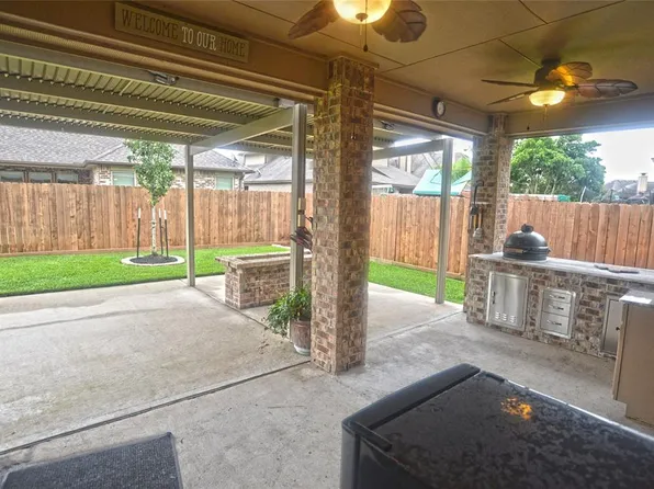 670 Cumberland Ridge Ln, League City, TX 77573