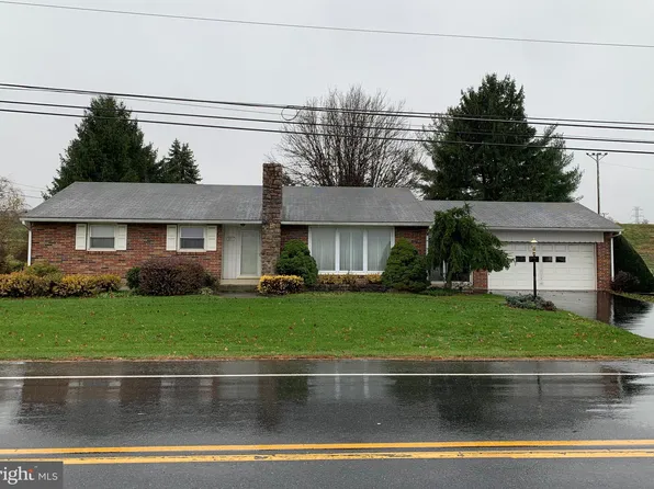 207 W State St, Lyon Station, PA 19536