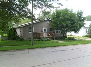 527 S B Ave, Washington, IA 52353