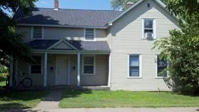 6 bed, $2,430 — Photo 1