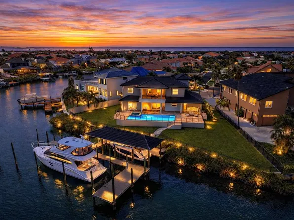 901 Capriccio Ln, Apollo Beach, FL 33572