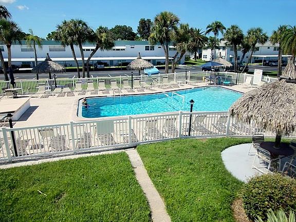 5th image of 5286 81st St N APT 22