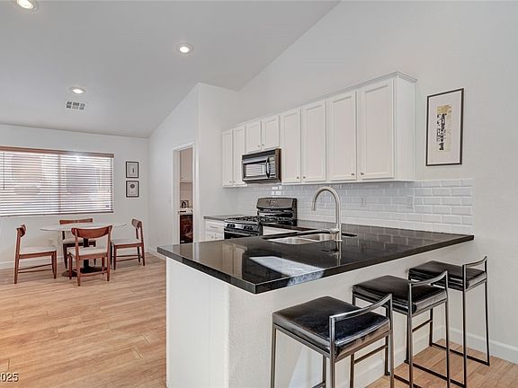 4th image of 8041 Villa Rosarito St