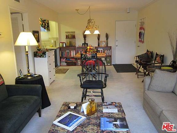 4th image of 11507 Moorpark St APT 203