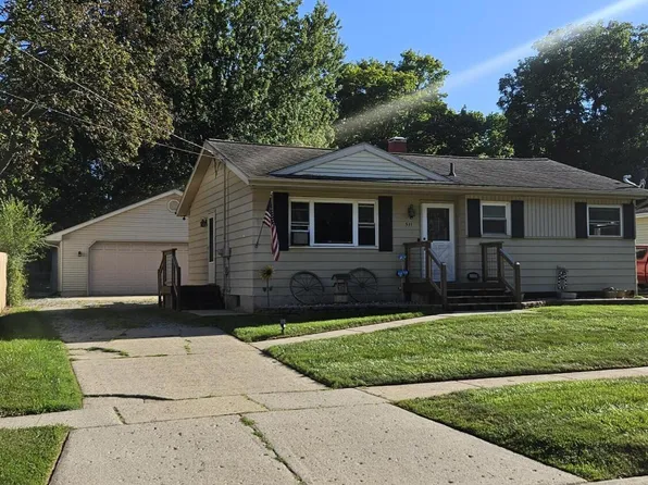 511 Amity St, Charlotte, MI 48813