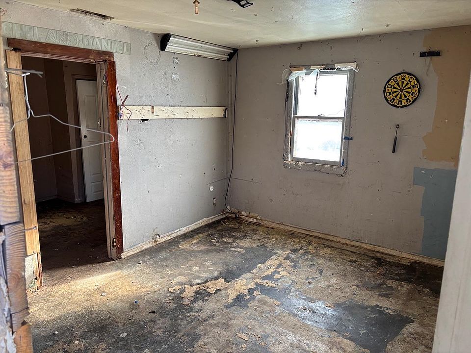 2nd image of 2920 9th St