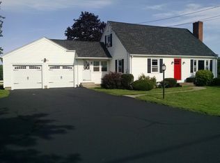 989 North St, Suffield, CT 06078