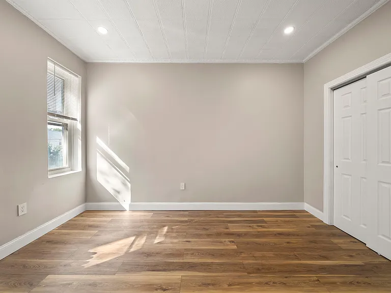 219 Mallory Ave #3 — Photo 9