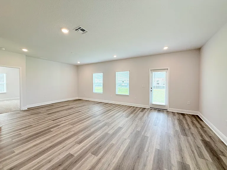 8090 Fox Hunt Dr — Photo 12