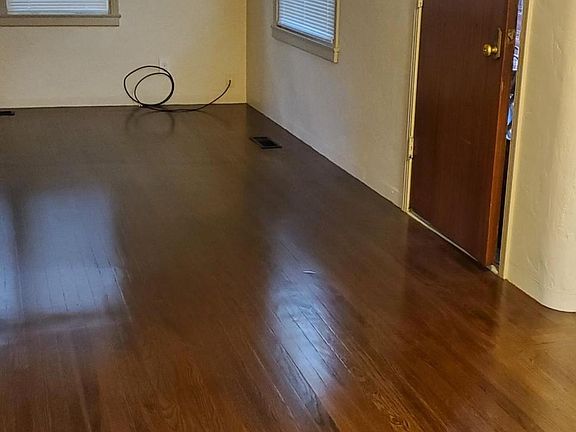 4th image of 1724 4th Ave