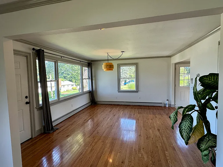 10 Curtis Ave — Photo 5