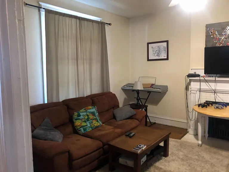 2829 W Grace St — Photo 2