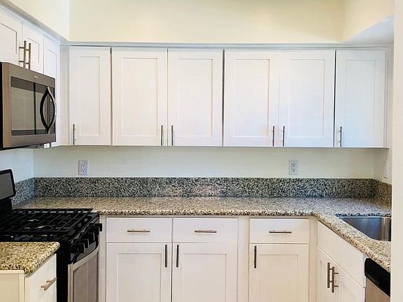 3rd image of 9362 Shadowood Dr APT E