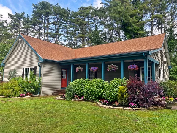 121-121 River Rd #123, Ware, MA 01082
